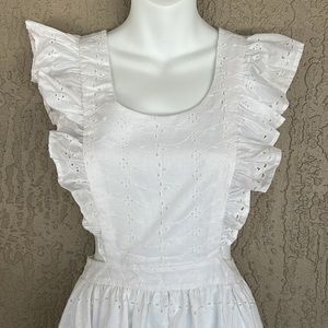 Vintage, White Eyelet, Ruffle Detail, Front Pockets, Full Apron